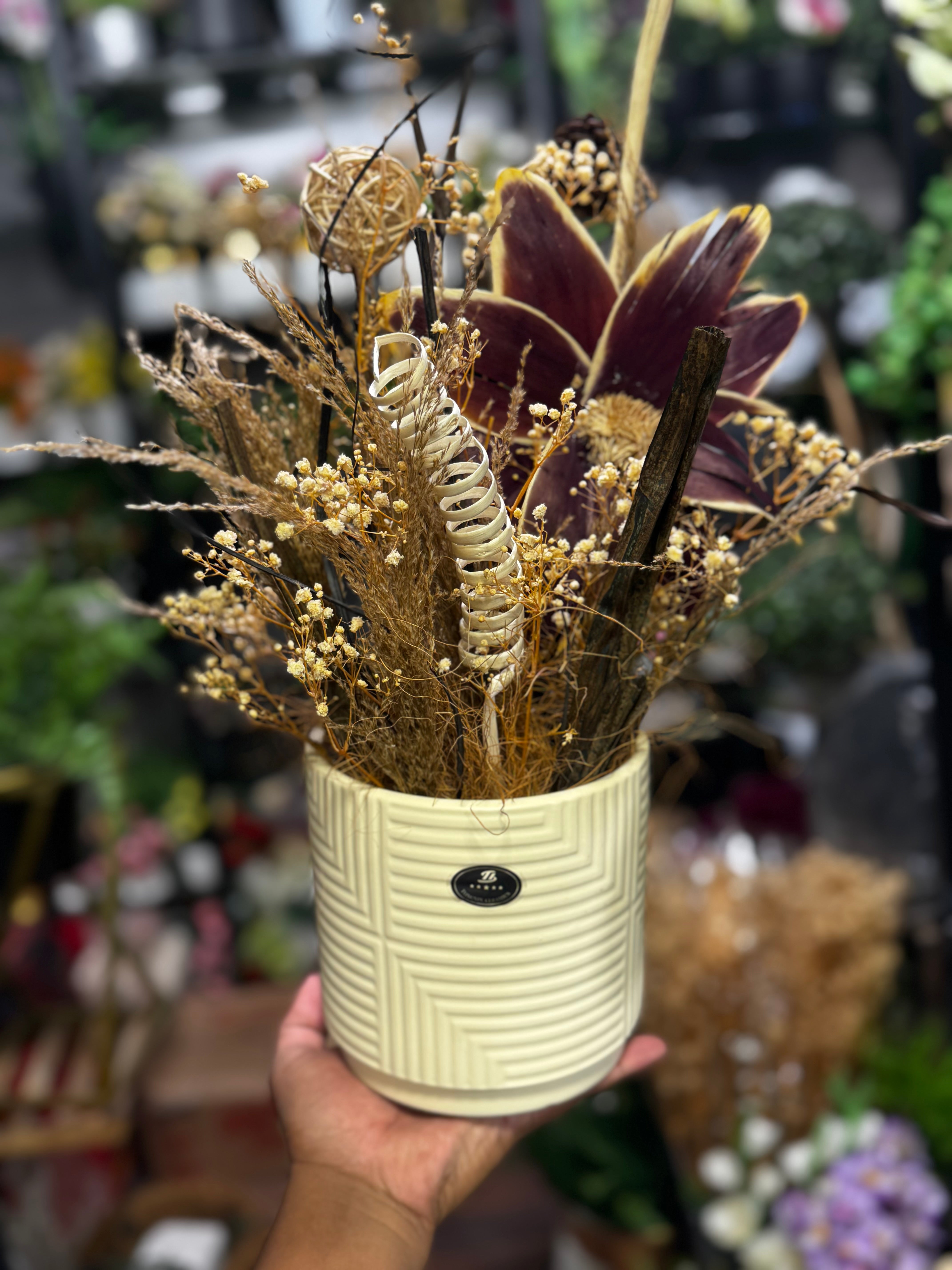DRIED FLORAL POT