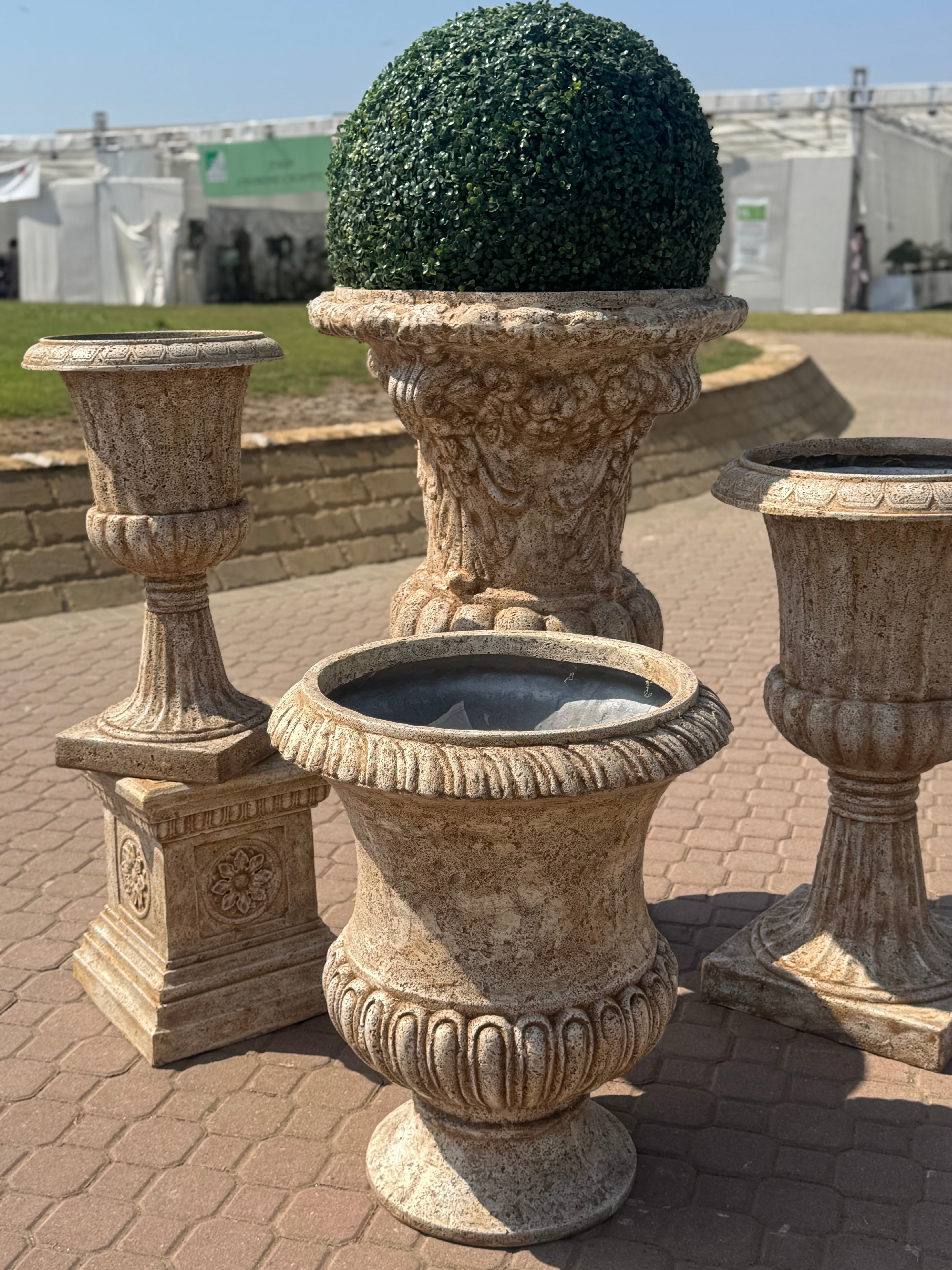 ROMAN PLANTERS -stone finish