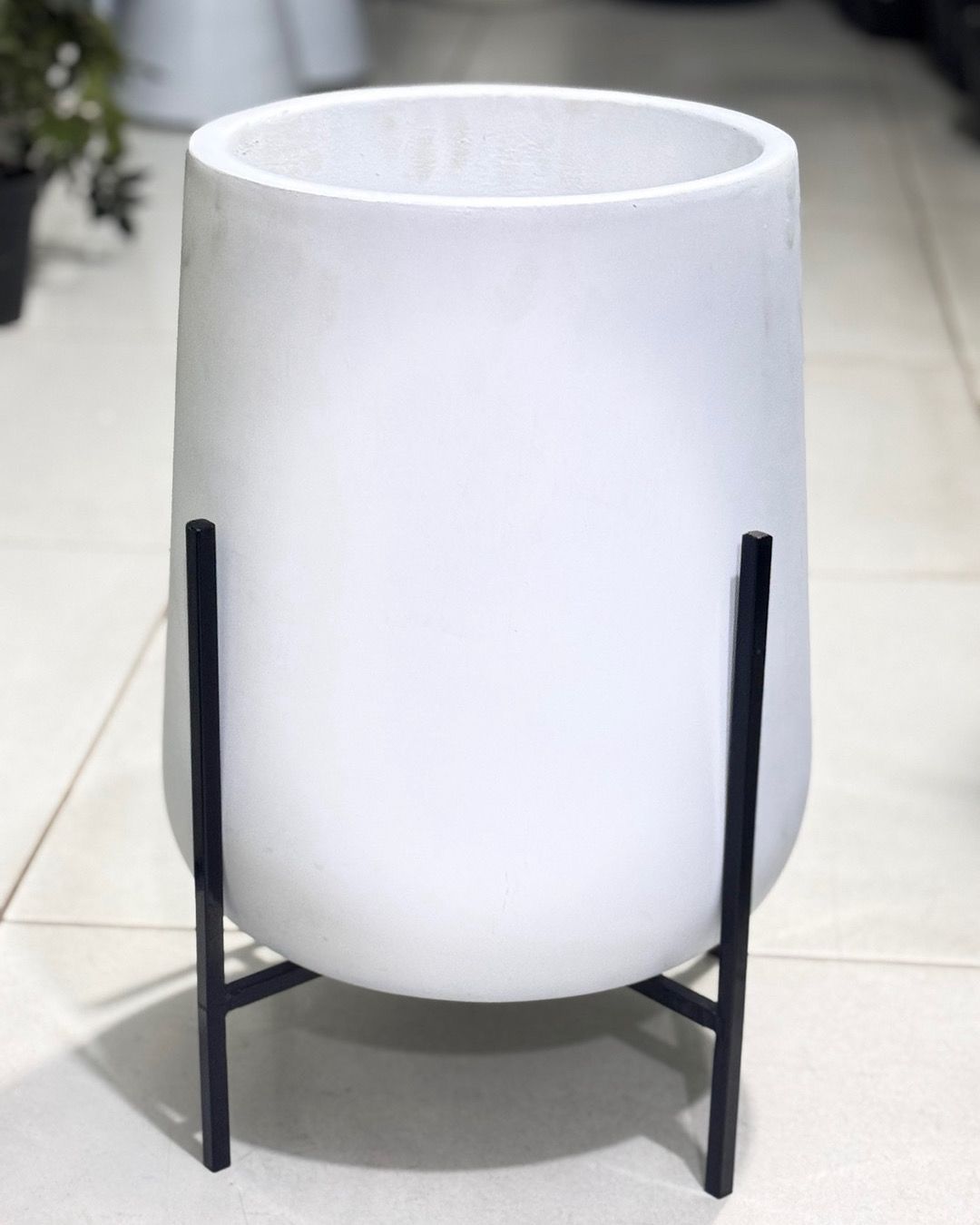 Fibre Planter with Metal Stand