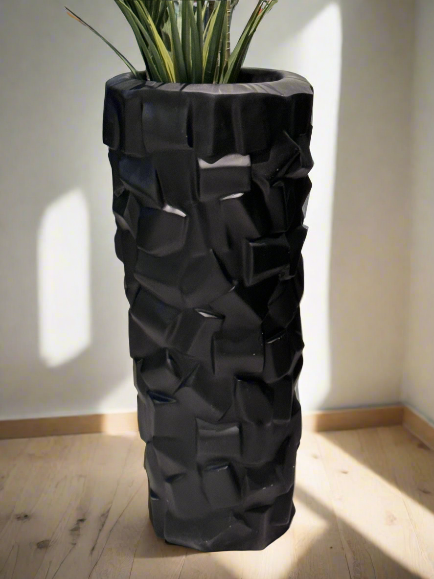 Black-Sculpted Fiber Pot