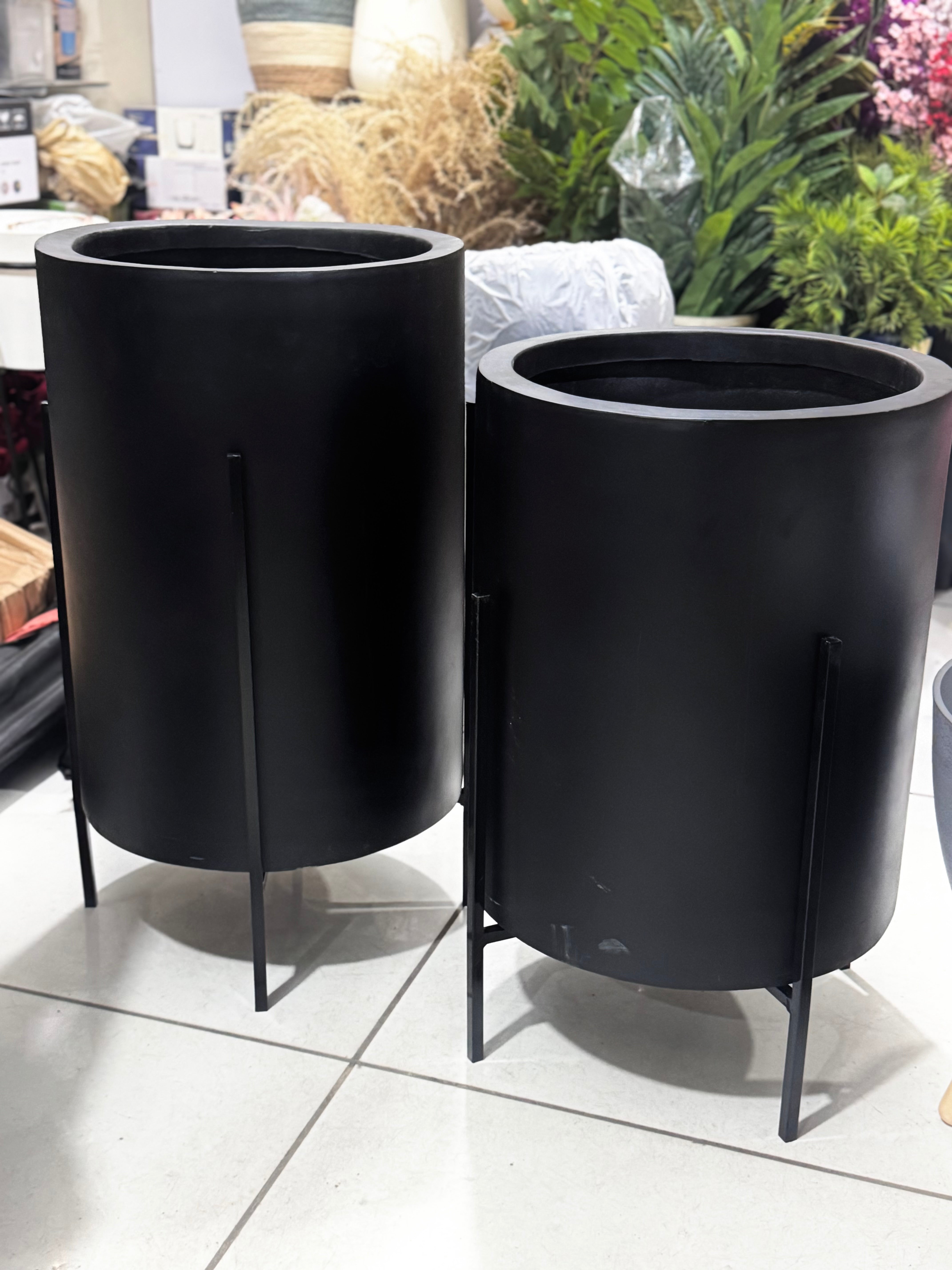 Modern Rise planter with metal stand