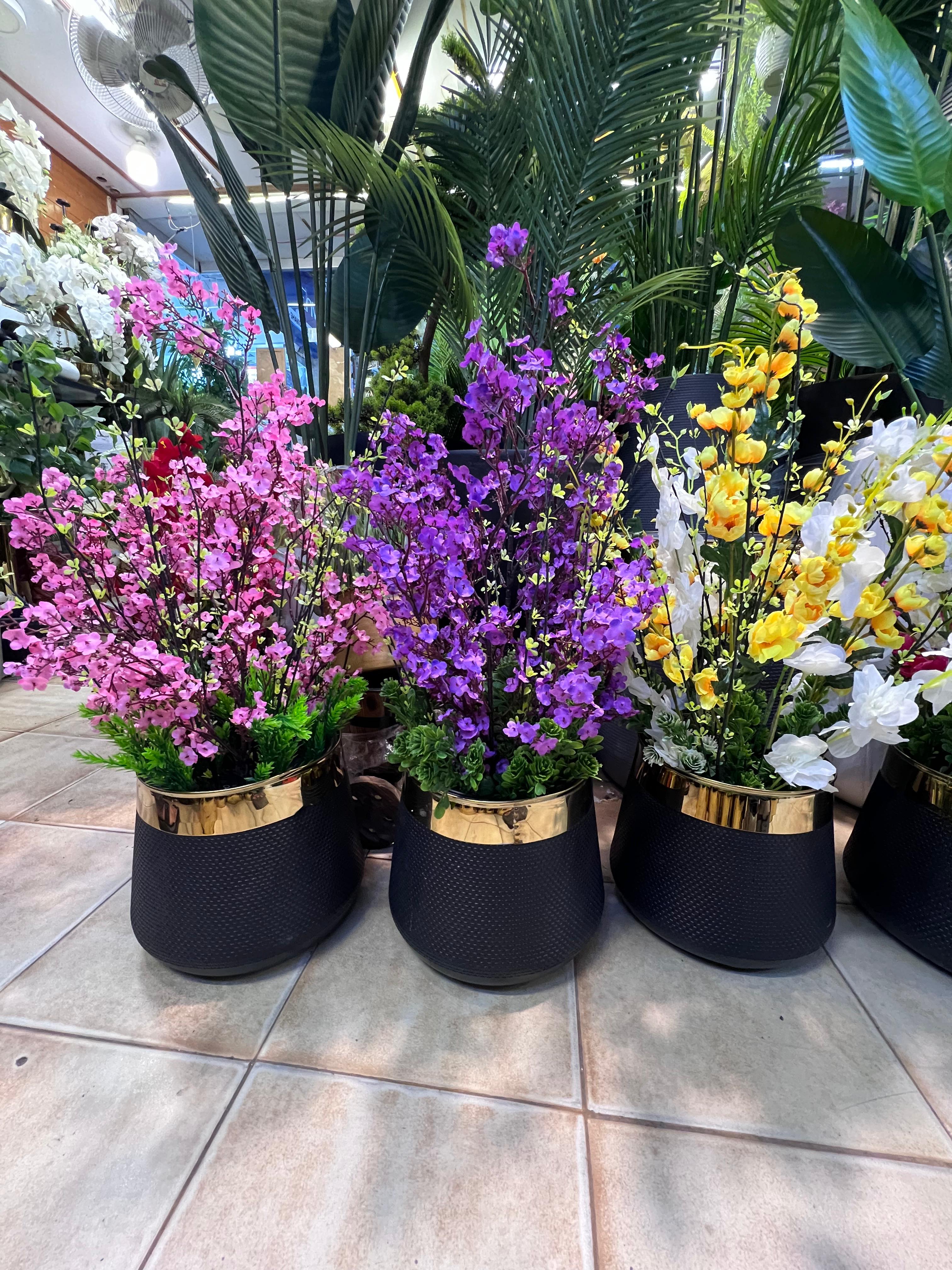 Floral Gipso With planter