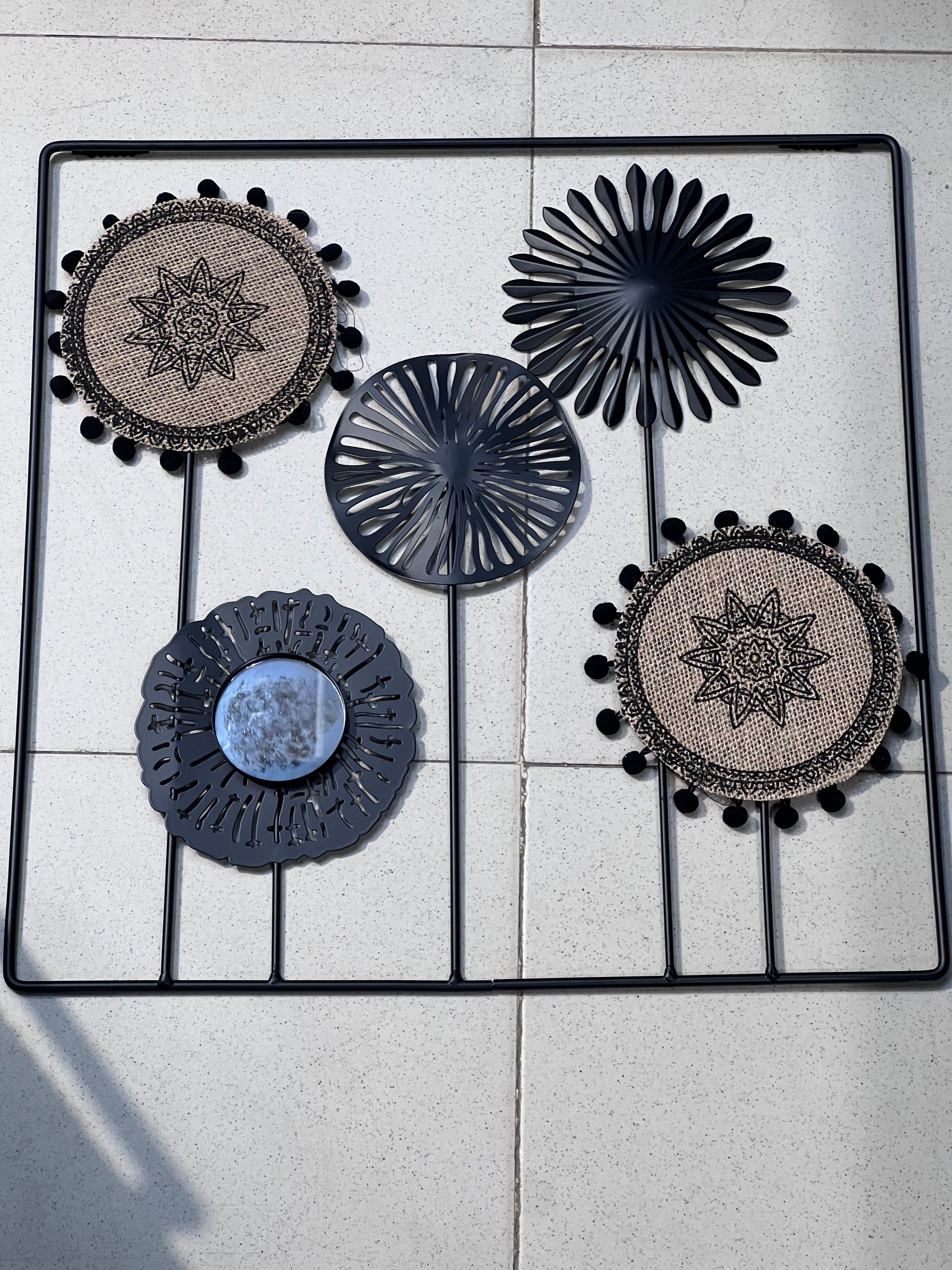 Metal wall frames