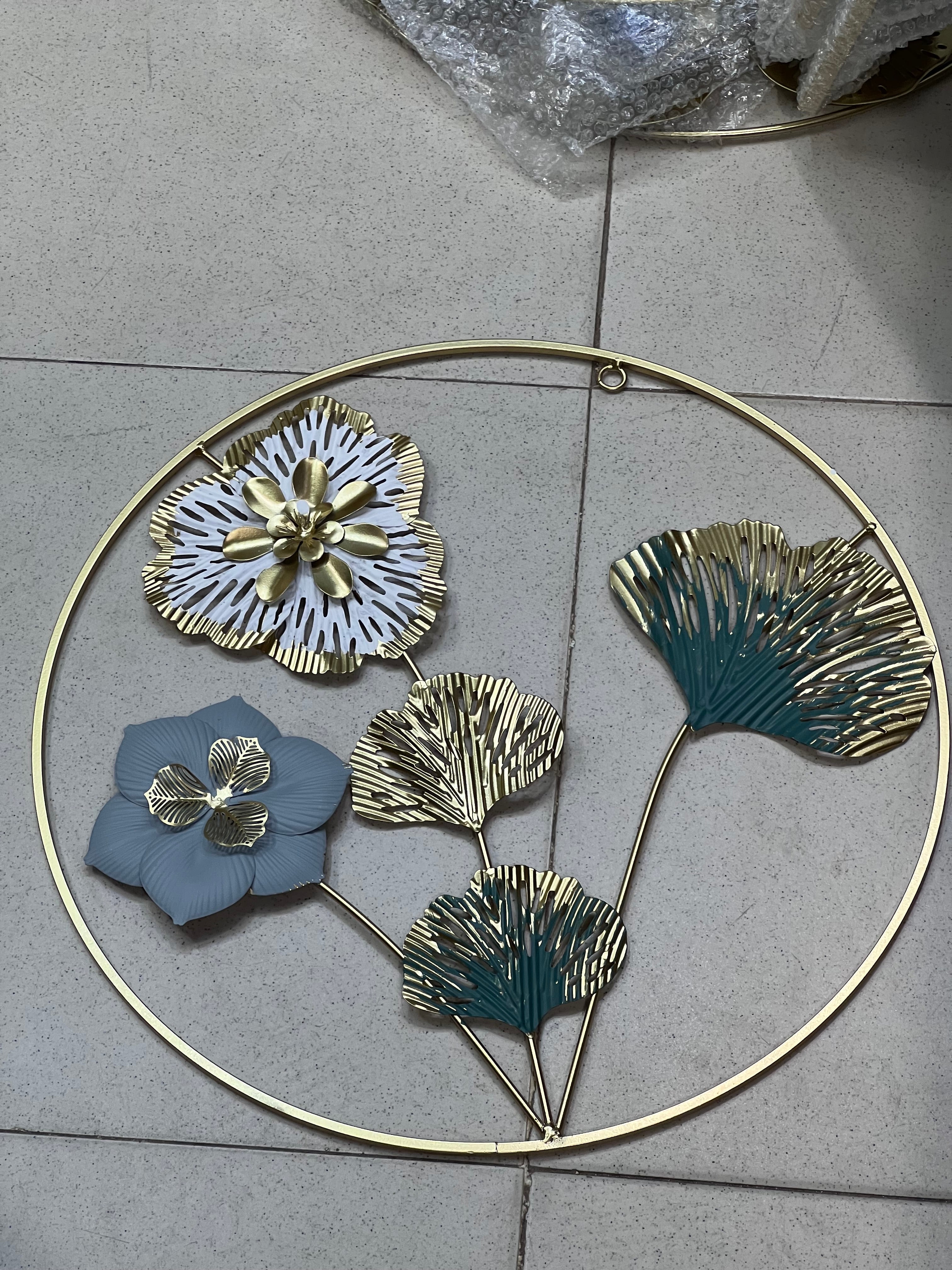 Metal wall frames
