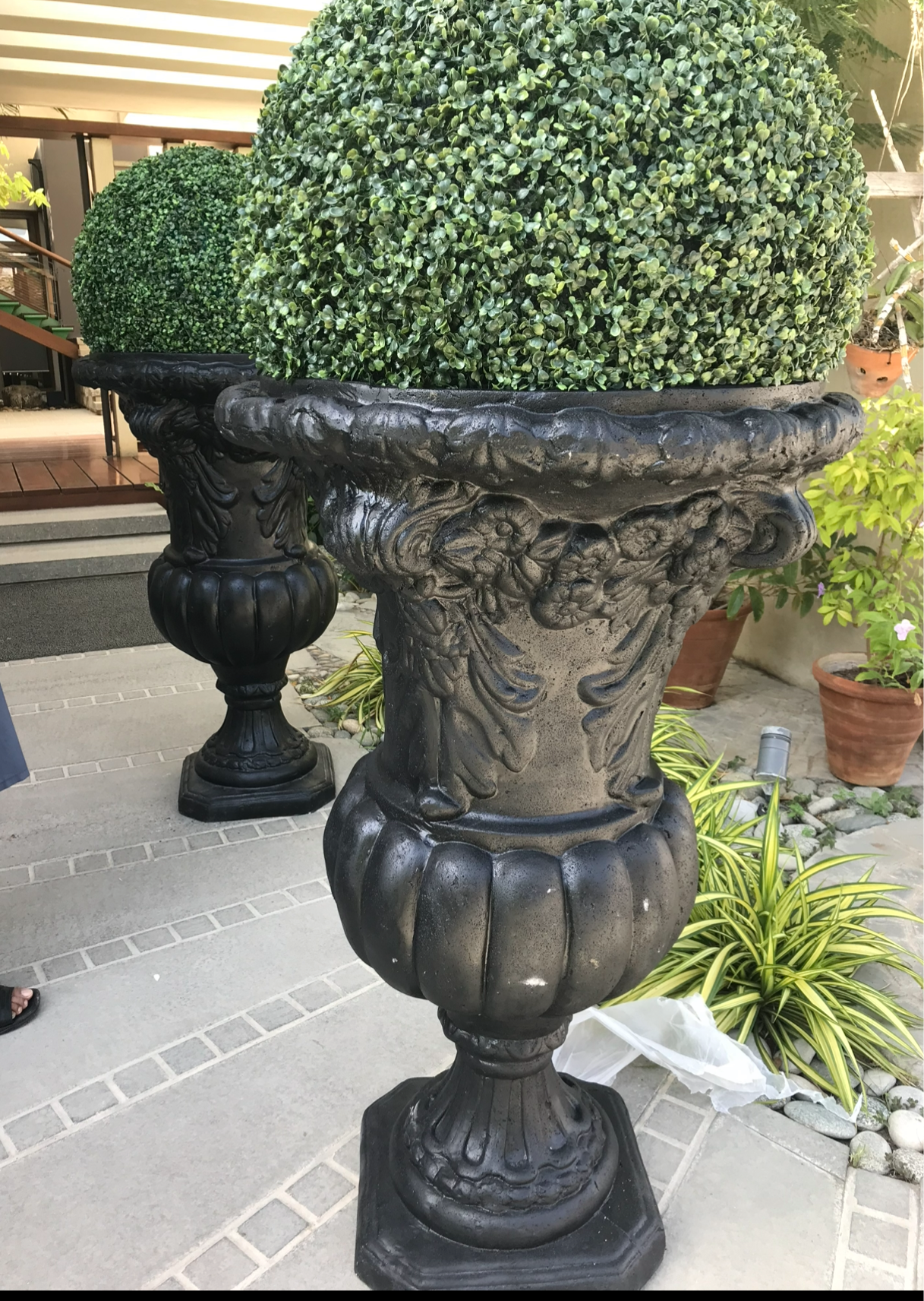 Victorian urn 48"