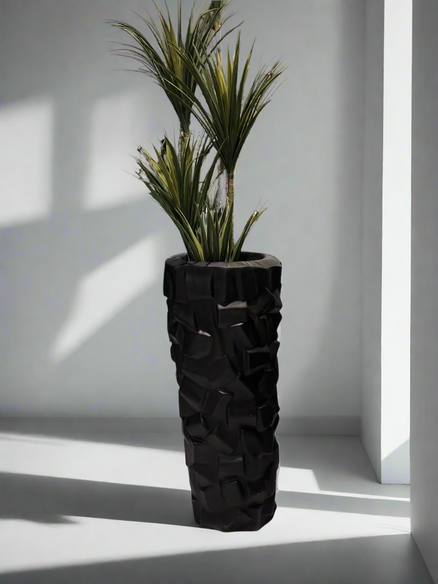 Black-Sculpted Fiber Pot