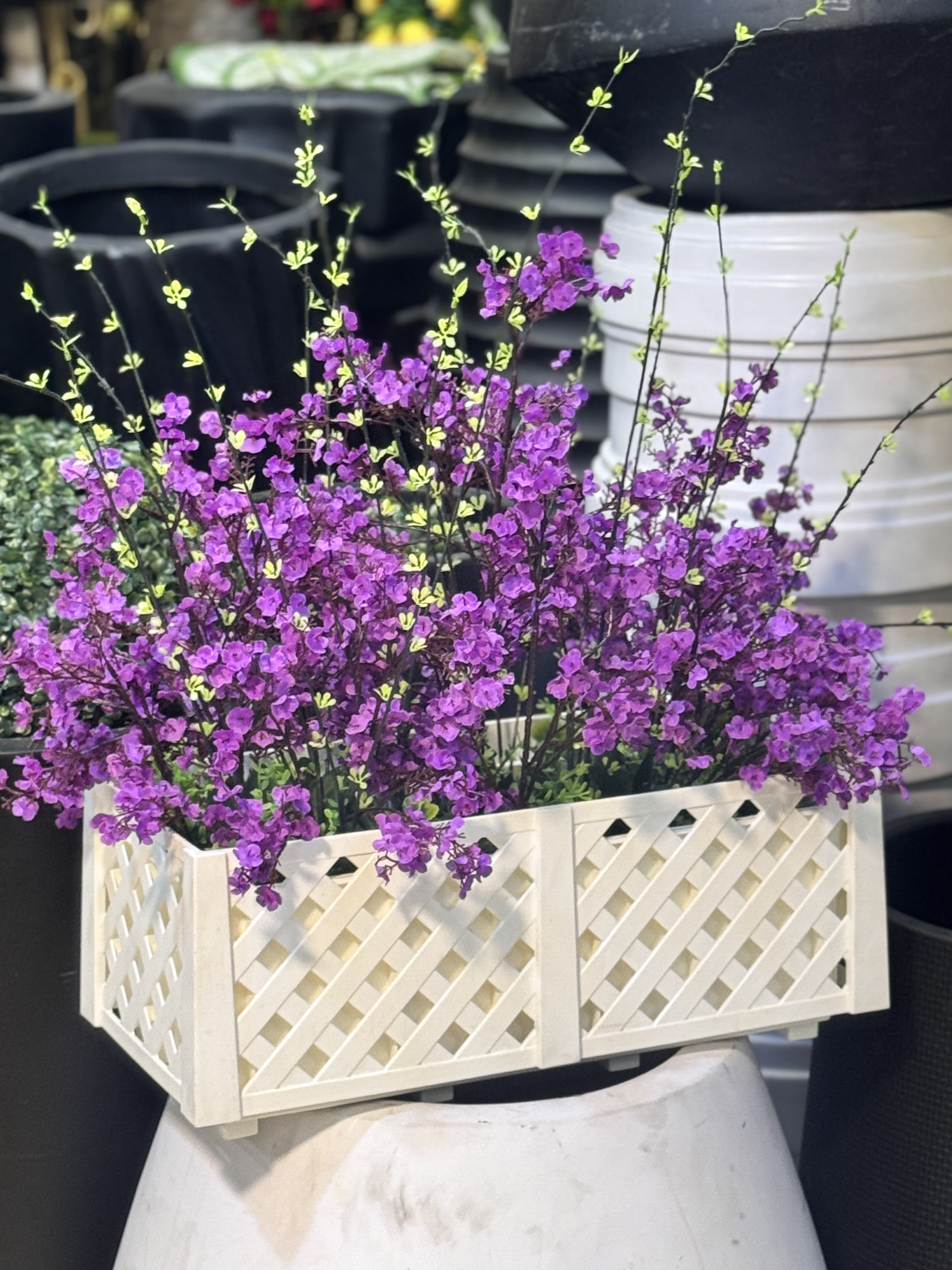 Fence planter with Gypso floral