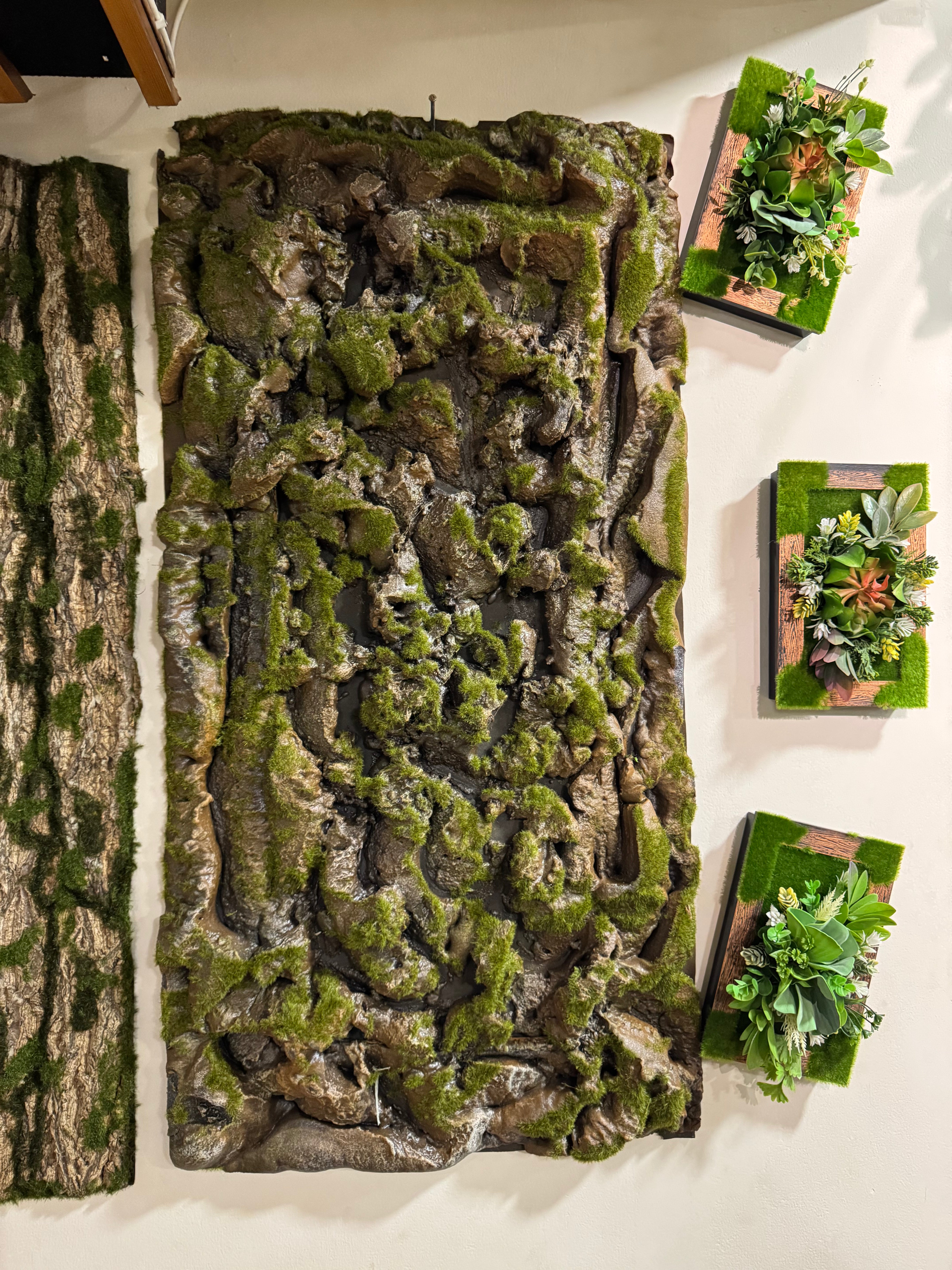 Artificial Succulent & Moss Wall Art – Framed Vertical Garden Panel with Light Oak Stand