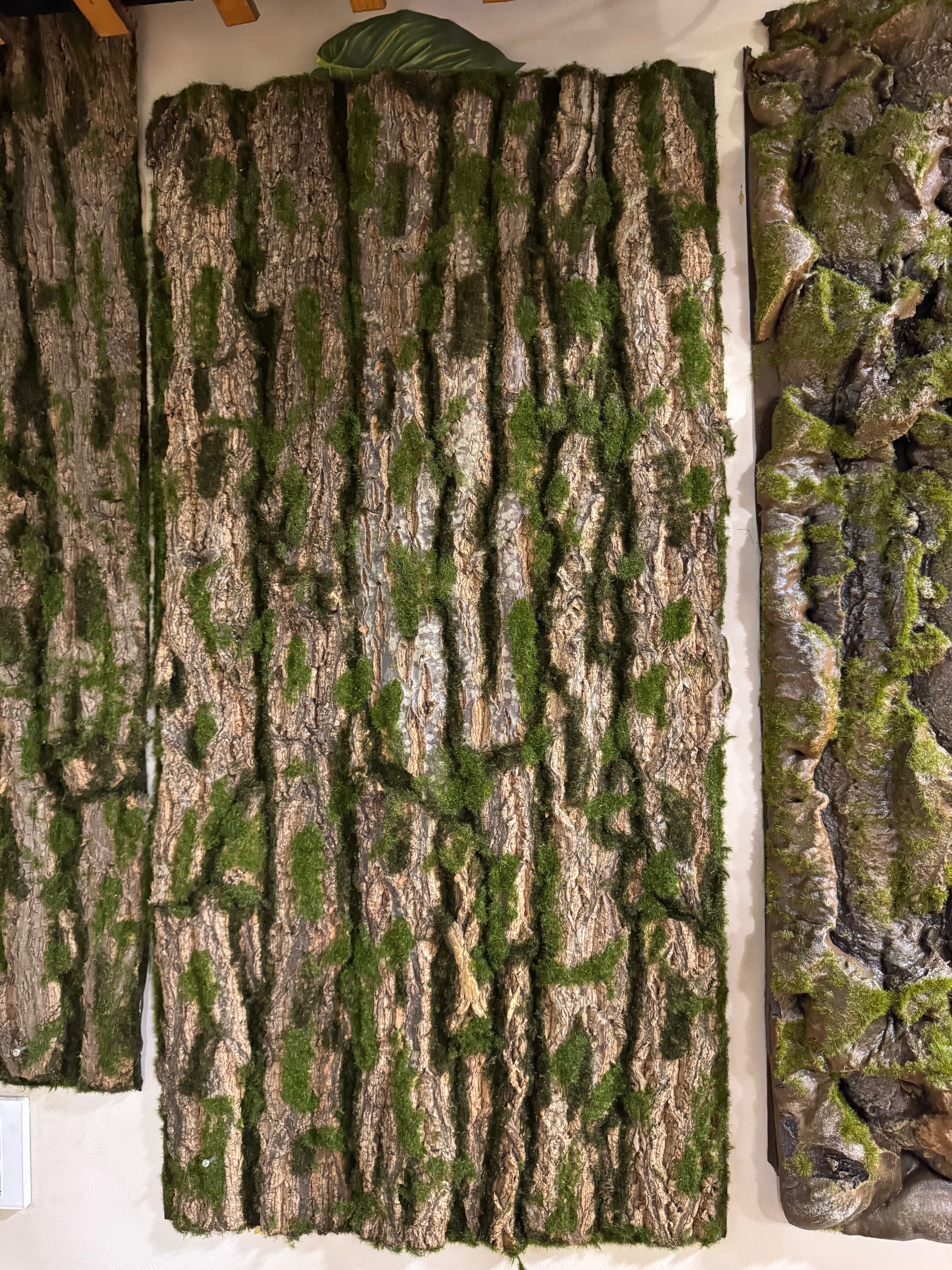 Artificial Succulent & Moss Wall Art – Framed Vertical Garden Panel with Light Oak Stand