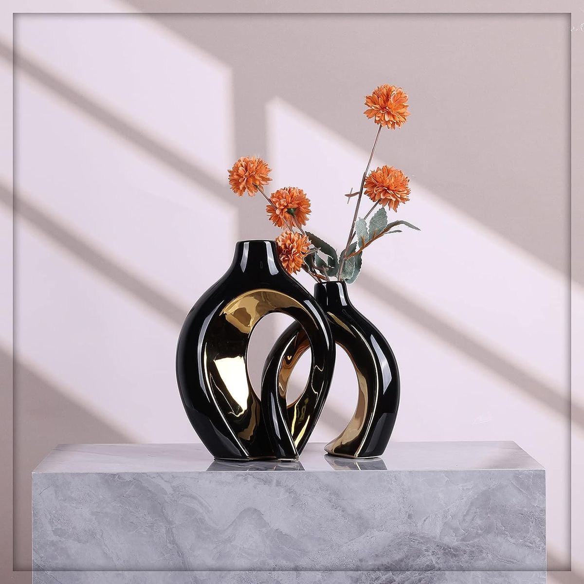 Obsidian Gold Loop Vases – set