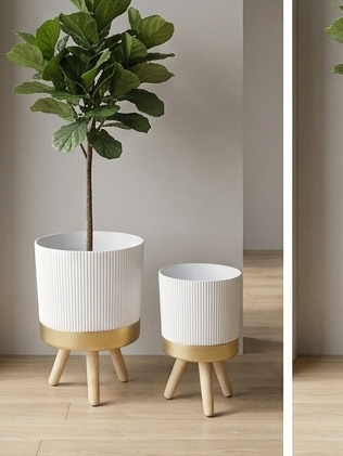 THE Zenith Tripod Planter Set