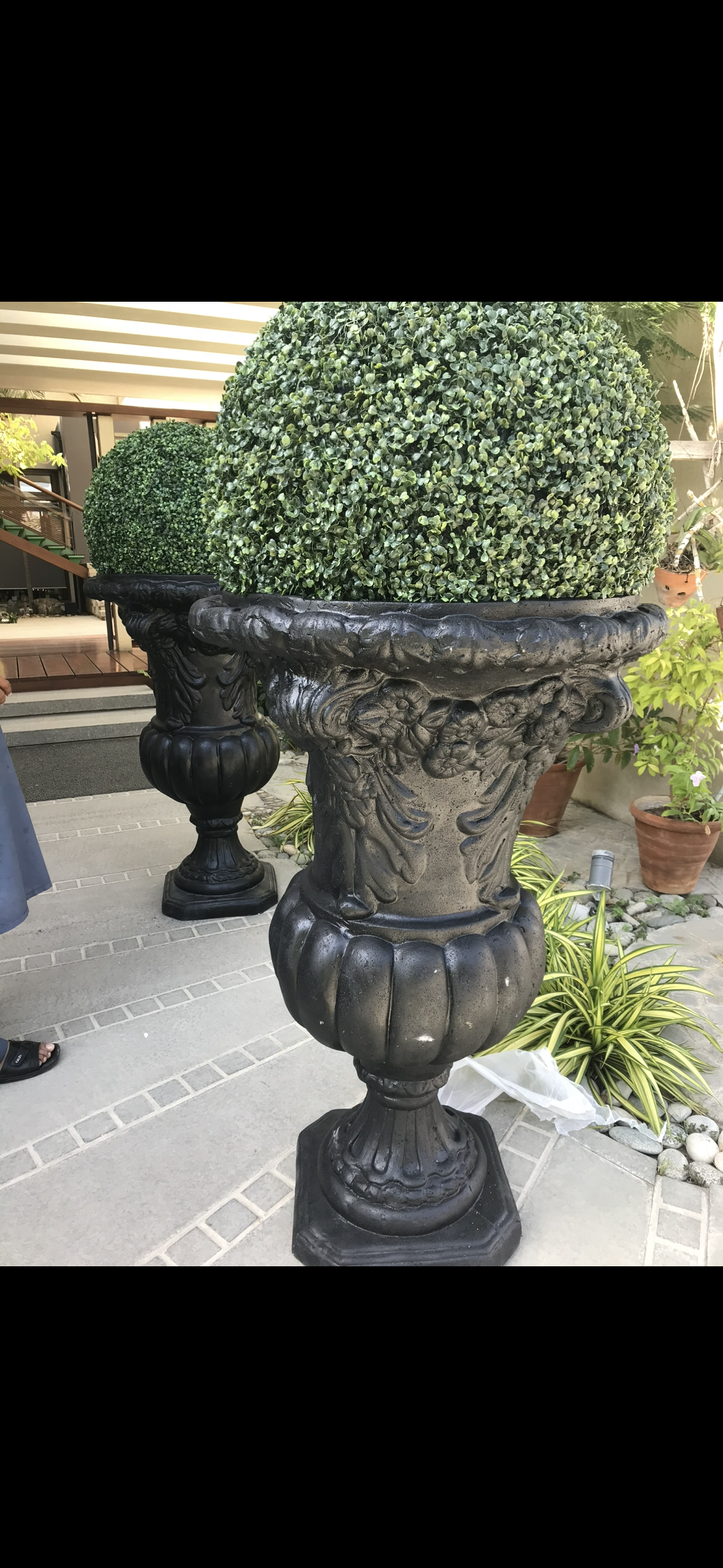 Victorian urn 48"