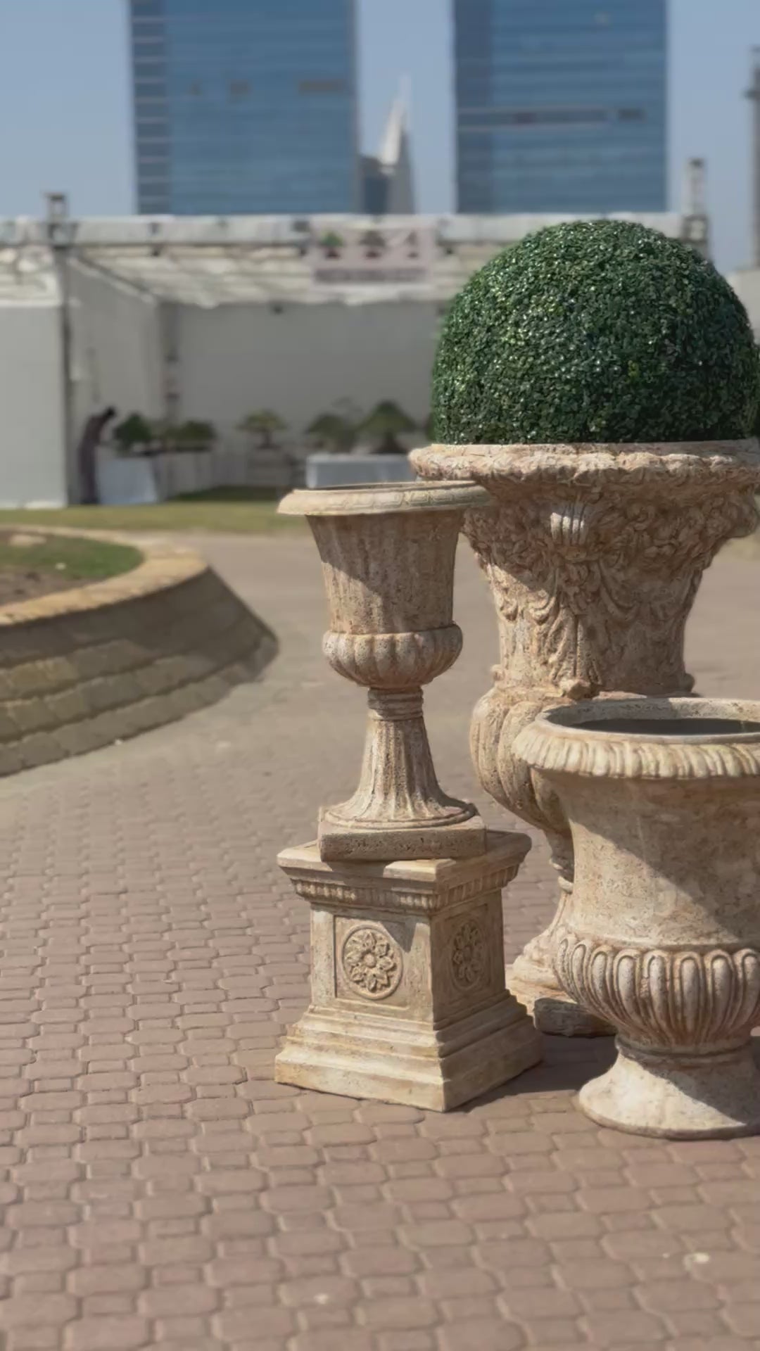 ROMAN PLANTERS -stone finish