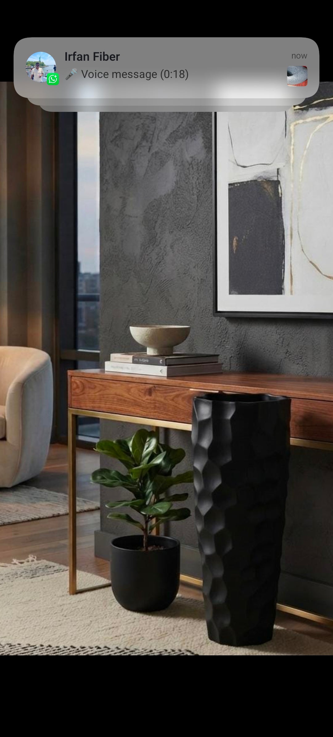Exclusive Banana leaf WITH CURVY PLANTER