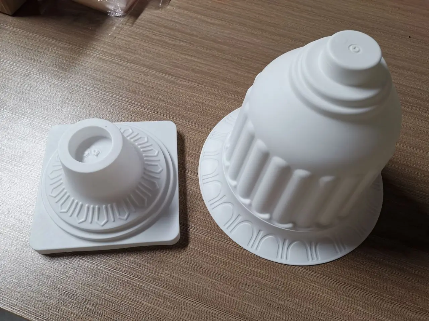 PVC padestal Urn