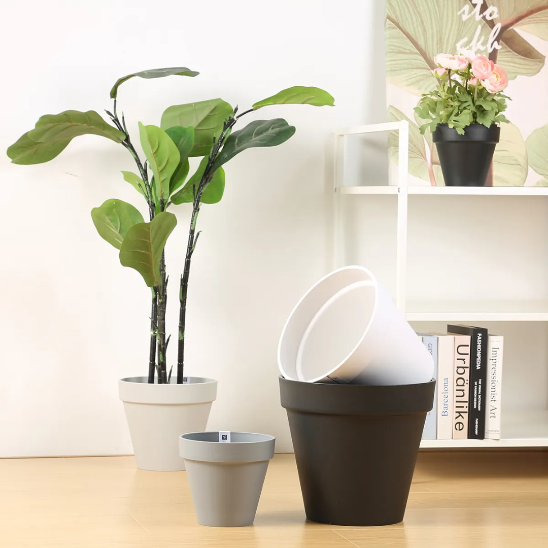 Premium Plastic pots